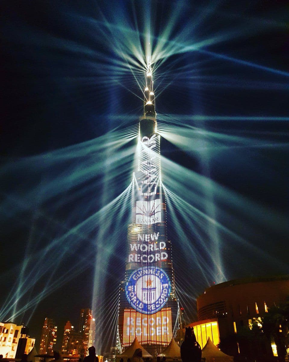 Laserski šou na Burdž Kalifi za Ginisa (VIDEO) Laserski šou na Burdž Kalifi za Ginisa (VIDEO)