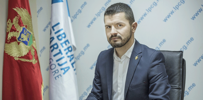 Liberali na izborima samostalno Liberali na izborima samostalno