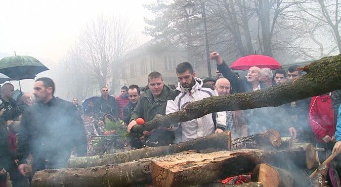 Mihailo: Sačuvajmo naše svetinje; Amfilohije: Pomirimo zavađene Crnogorce Mihailo: Sačuvajmo naše svetinje; Amfilohije: Pomirimo zavađene Crnogorce