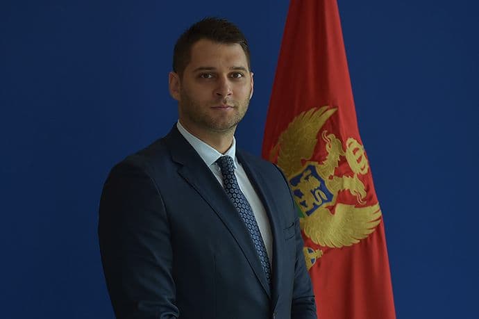 Centralizacija direktne saradnje sa privredom Centralizacija direktne saradnje sa privredom