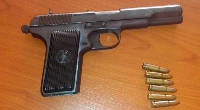 Ulcinj: Oduzeti pištolj i marihuana Ulcinj: Oduzeti pištolj i marihuana