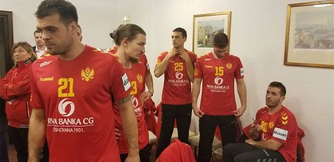 Traži se reakcija Traži se reakcija