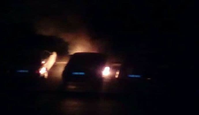 U Baru gorio automobil U Baru gorio automobil