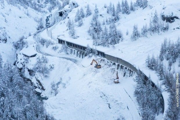 Švajcarski skijaški centar ponovo odsječen Švajcarski skijaški centar ponovo odsječen