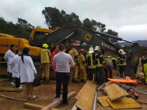 Izvadili čovjeka iz uništenog vozila i spasili zatrpanog radnika Izvadili čovjeka iz uništenog vozila i spasili zatrpanog radnika