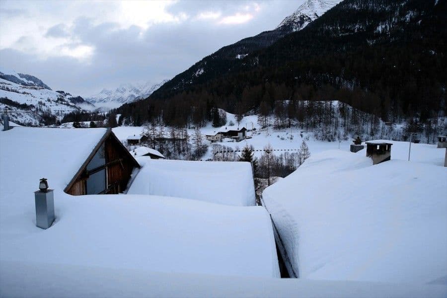 U zimovalištu Zermat zarobljeno 9.000 turista U zimovalištu Zermat zarobljeno 9.000 turista