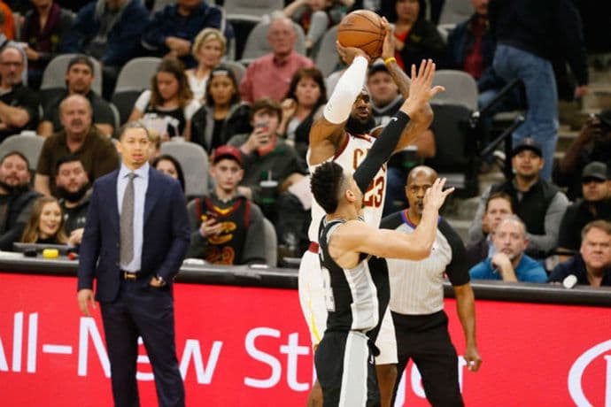 Lebron najmlađi u istoriji sa 30.000 poena (VIDEO) Lebron najmlađi u istoriji sa 30.000 poena (VIDEO)