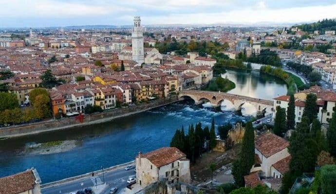 VIDEO: Upoznajte čari grada sa najpoznatijom ljubavnom pričom VIDEO: Upoznajte čari grada sa najpoznatijom ljubavnom pričom