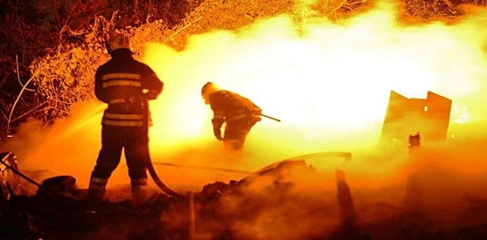 Majka i četvoro djece stadali u požaru Majka i četvoro djece stadali u požaru