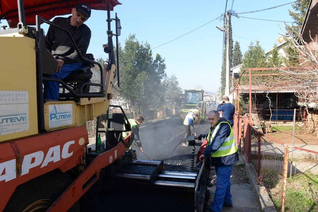 U asfaltiranje ulica u Zagoriču uloženo 240.000 eura U asfaltiranje ulica u Zagoriču uloženo 240.000 eura