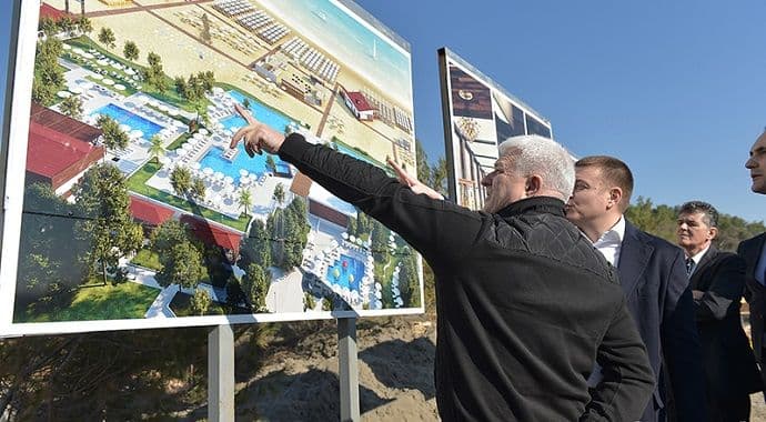 Marković: Radovi idu odlično, očekuje se zapošljavanje 400 Ulcinjana Marković: Radovi idu odlično, očekuje se zapošljavanje 400 Ulcinjana