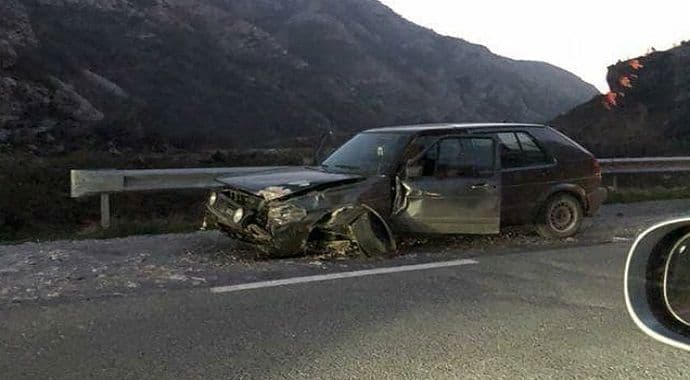 U teškom udesu povrijeđene tri osobe U teškom udesu povrijeđene tri osobe
