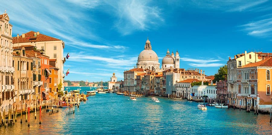 Italijanski poštar godinama krio više od pola tone pošiljki Italijanski poštar godinama krio više od pola tone pošiljki