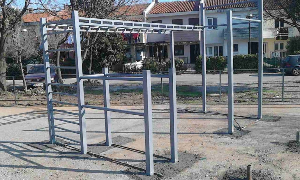 Postavljena još jedna multifunkcionalna sprava za vježbanje Postavljena još jedna multifunkcionalna sprava za vježbanje