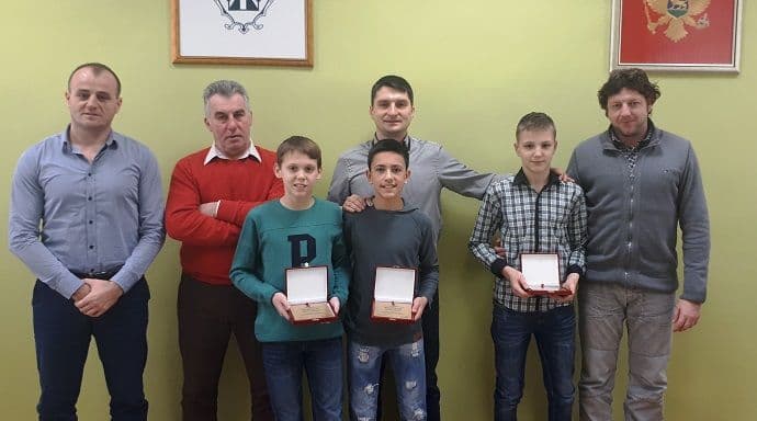 Uručena priznanja mladim karatistima Uručena priznanja mladim karatistima