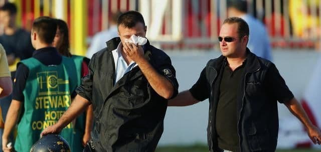 PAOK plaća odštetu povrijeđenim policajcima PAOK plaća odštetu povrijeđenim policajcima