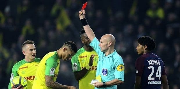 Francuski sudija suspendovan na tri mjeseca Francuski sudija suspendovan na tri mjeseca