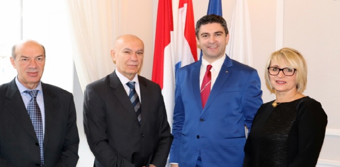 Vučinić očekuje da će se CG pridružiti Hrvatskoj u EU Vučinić očekuje da će se CG pridružiti Hrvatskoj u EU