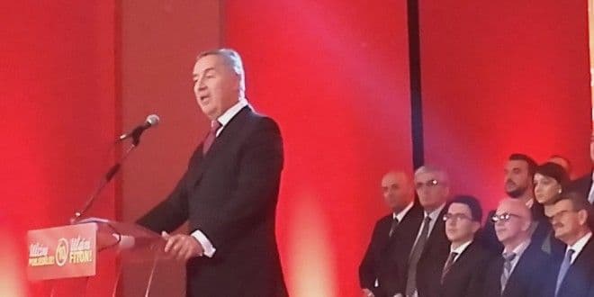 Đukanović: Pobjede u Beranama i Ulcinju zamajac za pobjedu na predsjedničkim izborima Đukanović: Pobjede u Beranama i Ulcinju zamajac za pobjedu na predsjedničkim izborima