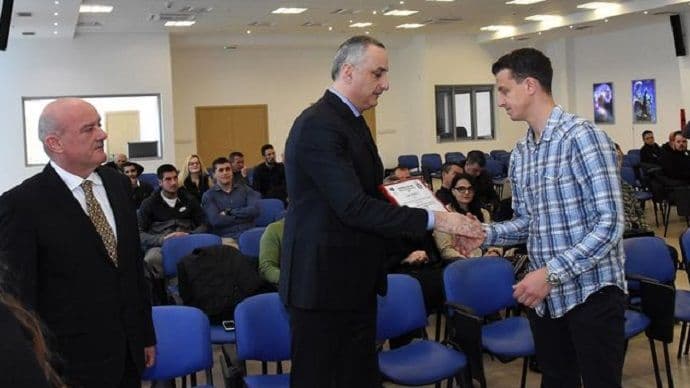 Uručene zahvalnice seniorskoj i kadetskoj vaterpolo reprezentaciji Uručene zahvalnice seniorskoj i kadetskoj vaterpolo reprezentaciji