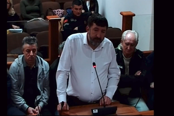 Mirko Velimirović uhapšen sa automatskom puškom i dva pištolja Mirko Velimirović uhapšen sa automatskom puškom i dva pištolja