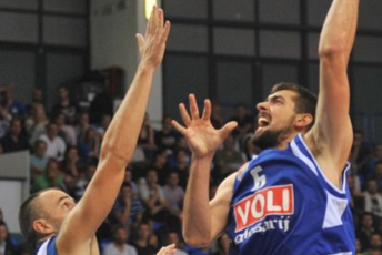 Centar "plavih" opet teško povrijeđen Centar "plavih" opet teško povrijeđen