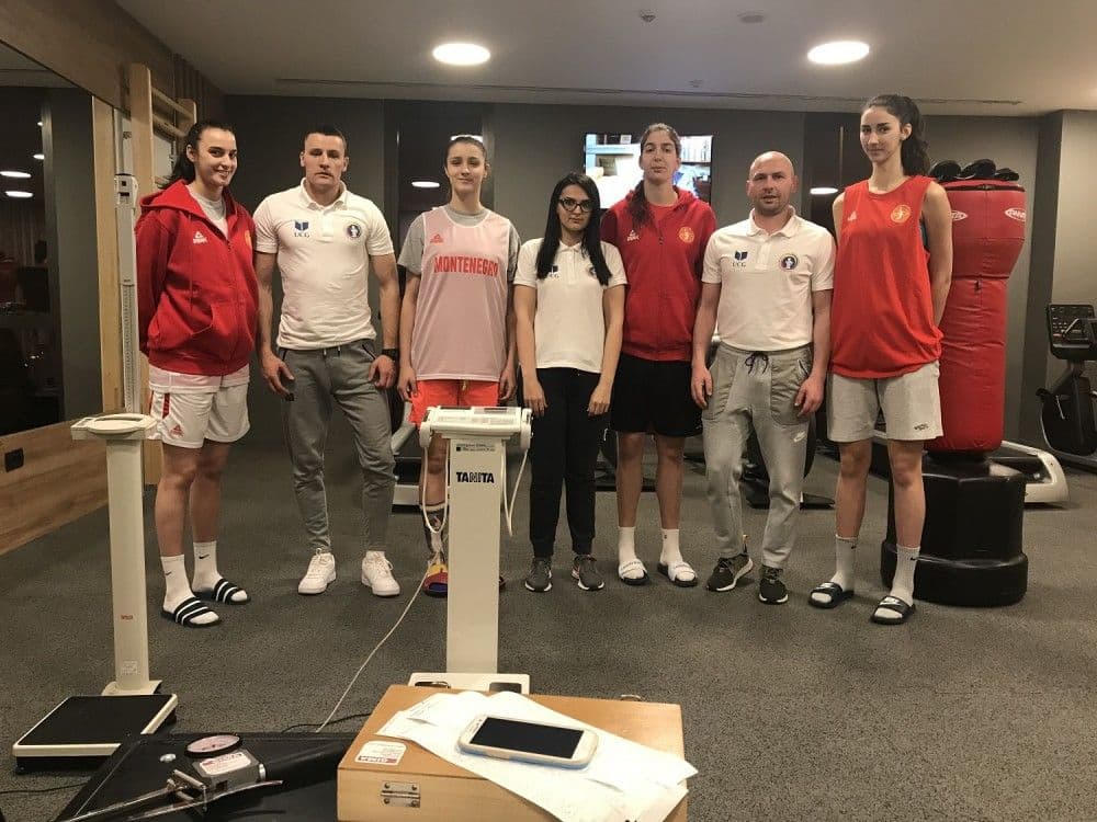 Mjerenje morfoloških dimenzija ženske seniorske košarkaške reprezentacije CG Mjerenje morfoloških dimenzija ženske seniorske košarkaške reprezentacije CG