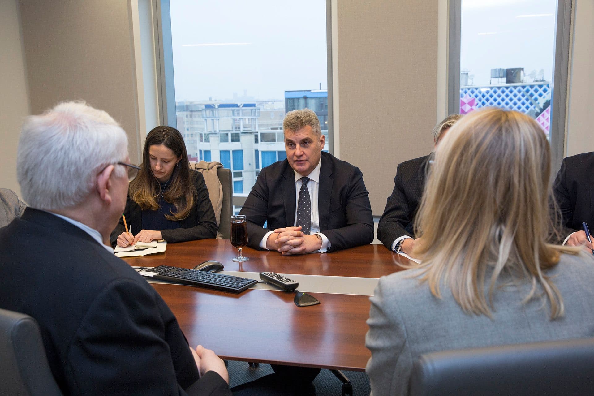 Delegacija Skupštine imala brojne susrete uoči Molitvenog doručka Delegacija Skupštine imala brojne susrete uoči Molitvenog doručka