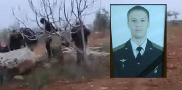 Oko 30.000 Rusa se oprostilo od pilota kojeg su ubili ekstremisti Oko 30.000 Rusa se oprostilo od pilota kojeg su ubili ekstremisti