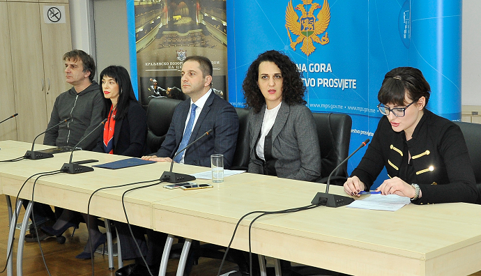 Čuvamo dječiju dušu od površnosti i stvaramo dobru publiku Čuvamo dječiju dušu od površnosti i stvaramo dobru publiku