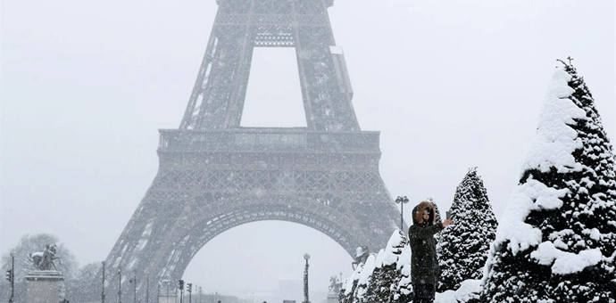 Led okovao Ajfelov toranj, zatvoren za posjetioce Led okovao Ajfelov toranj, zatvoren za posjetioce