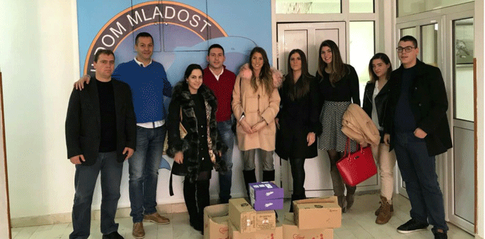 Mladi DPS-a posjetili Dom u Bijeloj Mladi DPS-a posjetili Dom u Bijeloj