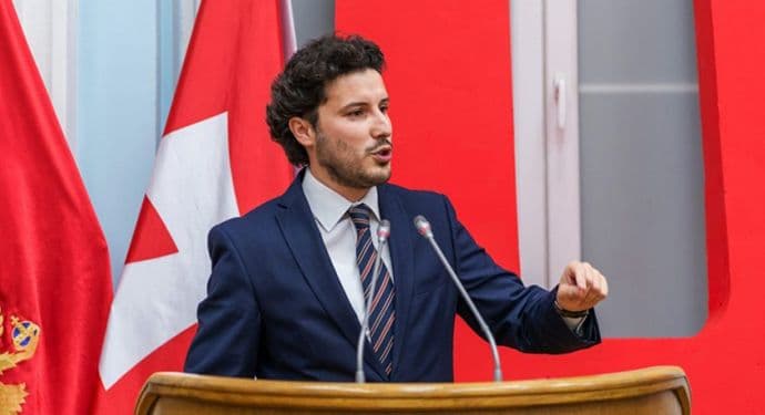 Abazović izlazi na ulicu sa Mandićem? Abazović izlazi na ulicu sa Mandićem?