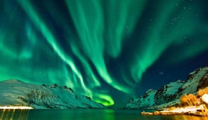 Bajkovito selo igloa savršeno za gledanje polarne svjetlosti Bajkovito selo igloa savršeno za gledanje polarne svjetlosti