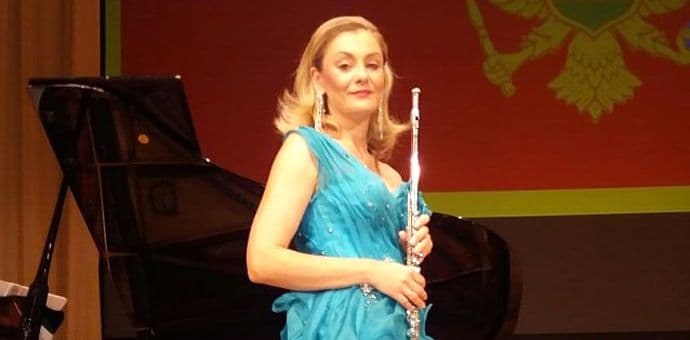 S druge strane ogledala S druge strane ogledala