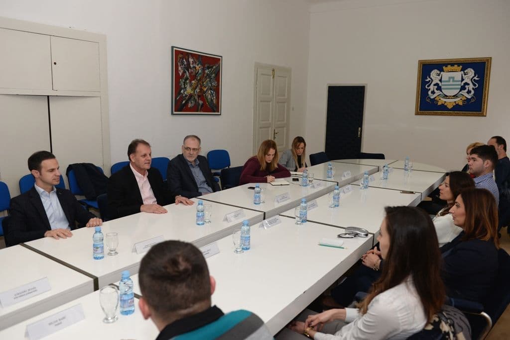 Studenti oslikavaju prostor Centra za podršku djeci i porodici Studenti oslikavaju prostor Centra za podršku djeci i porodici