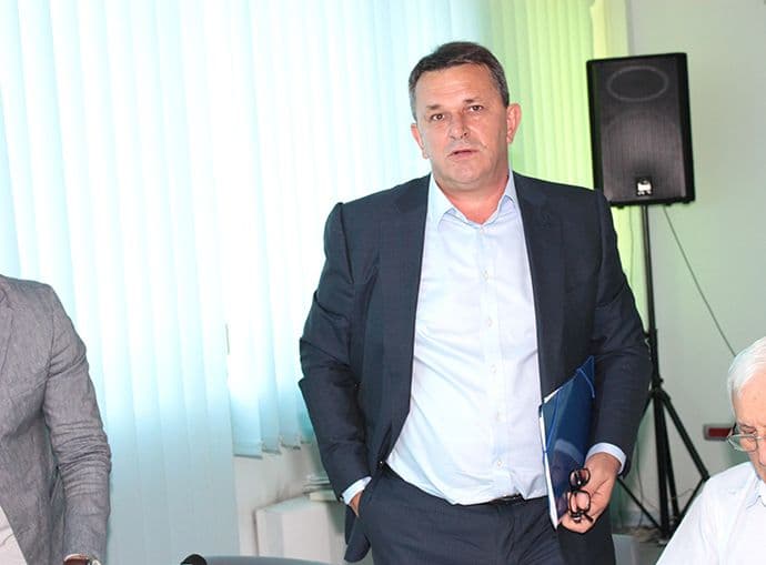 Vučelić definitivno odlazi, zamijeniće ga mlađi kadar Vučelić definitivno odlazi, zamijeniće ga mlađi kadar