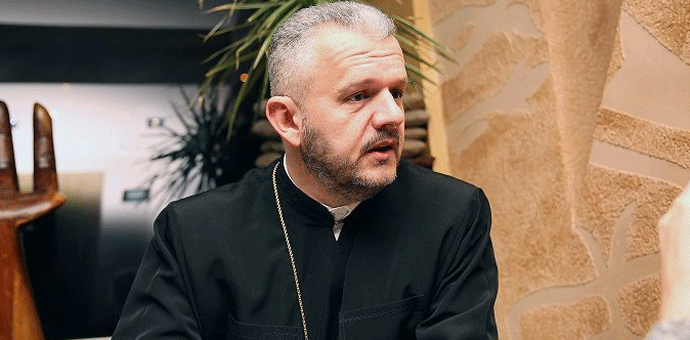 Lajović služio liturgiju: Negirao optužbe da je govorio protiv CPC i spletkario Lajović služio liturgiju: Negirao optužbe da je govorio protiv CPC i spletkario