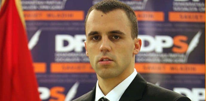 Pešić: Abazovića i Bojanića na političkoj sceni drže simboli strahota devedesetih Pešić: Abazovića i Bojanića na političkoj sceni drže simboli strahota devedesetih