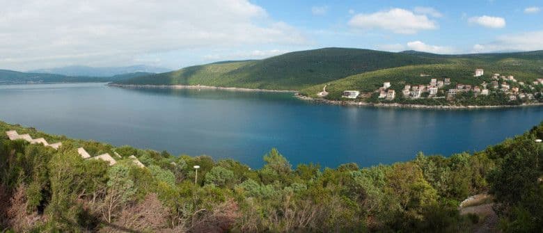 Sumnjaju da je gliser služio za prevoz droge Sumnjaju da je gliser služio za prevoz droge