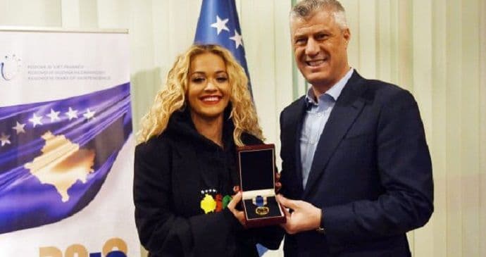 Tači odlikovao Ritu Oru Tači odlikovao Ritu Oru