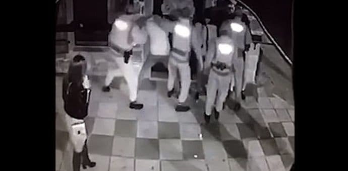 Ko su policajci koji su tukli mladiće i što je prethodilo njihovom prebijanju Ko su policajci koji su tukli mladiće i što je prethodilo njihovom prebijanju