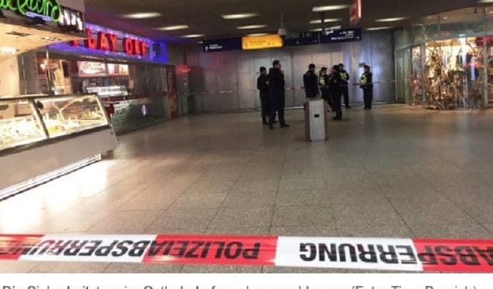 Evakuacija u Berlinu zbog "sumnjivog paketa" Evakuacija u Berlinu zbog "sumnjivog paketa"