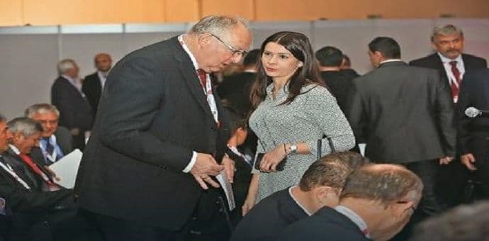 Još dva slovačka zvaničnika bliska Ficu podnijela ostavke Još dva slovačka zvaničnika bliska Ficu podnijela ostavke