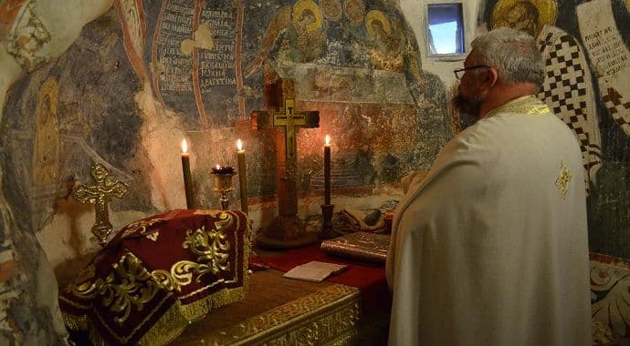 Sveštenik SPC predsjednički kandidat Srpske koalicije Sveštenik SPC predsjednički kandidat Srpske koalicije