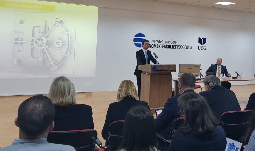 Digitalna transforamacija javne uprave - servisi u službi građana Digitalna transforamacija javne uprave - servisi u službi građana