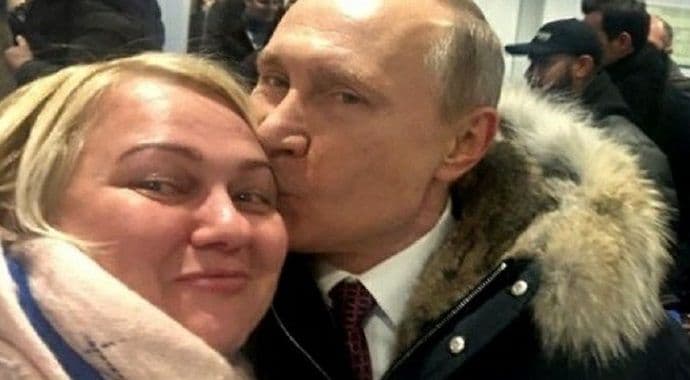 Svijet zatečen Putinovim selfijem sa obožavateljkom Svijet zatečen Putinovim selfijem sa obožavateljkom