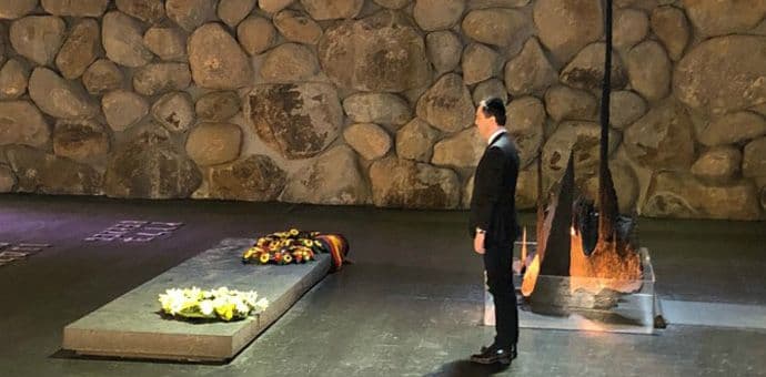 Bošković položio vijenac u Jad Vašemu Bošković položio vijenac u Jad Vašemu