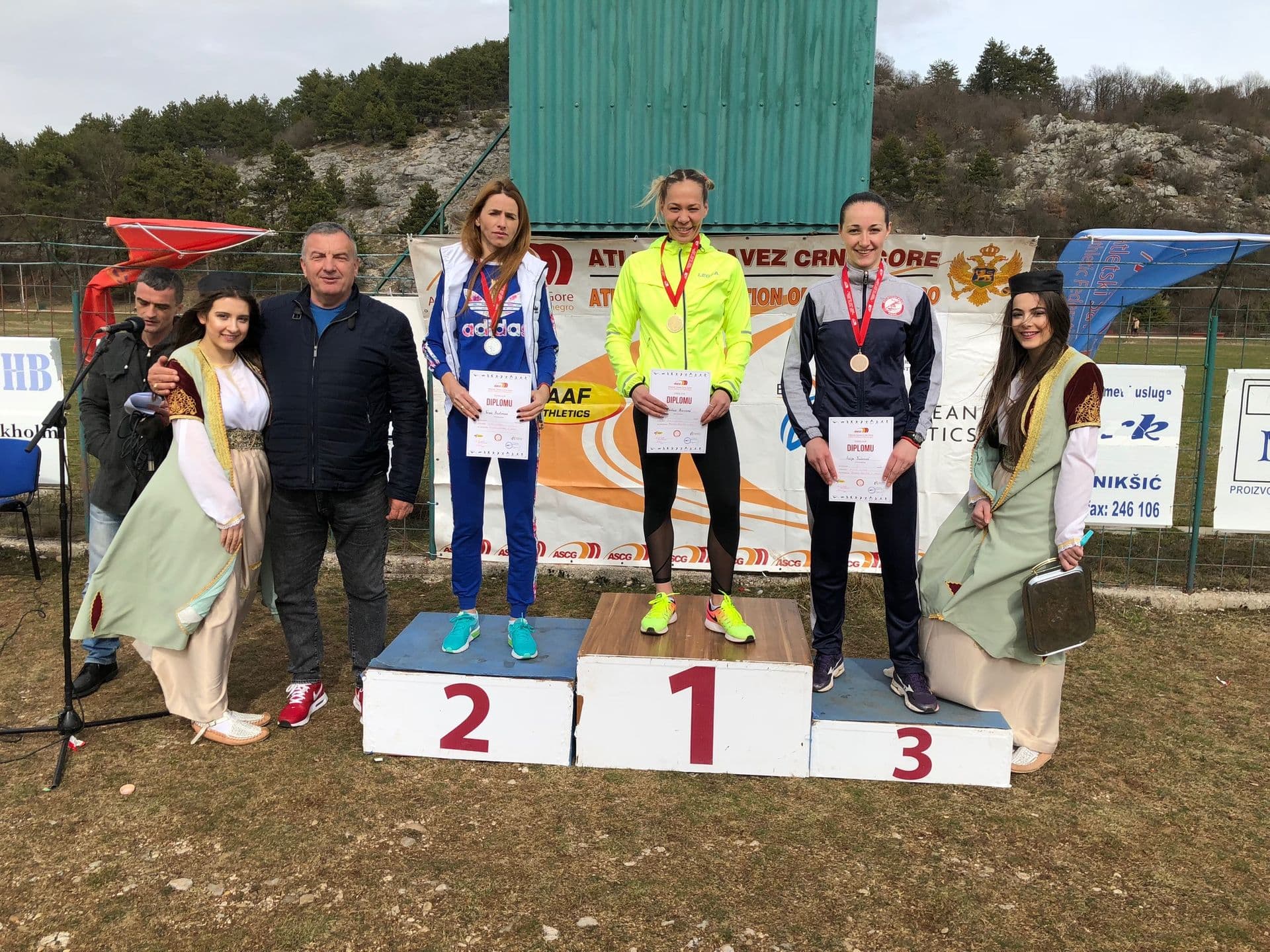 Perunović nastavila dominaciju Perunović nastavila dominaciju