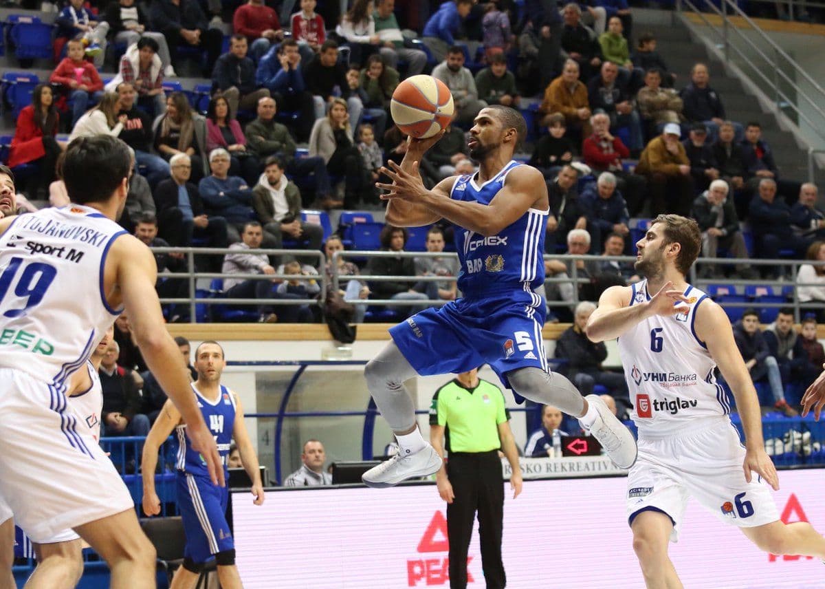 Pukla stotka u "Topolici", Mornar pregazio MZT! Pukla stotka u "Topolici", Mornar pregazio MZT!